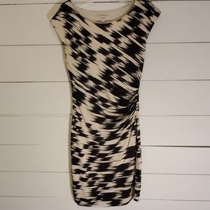 Cap sleeve side ruched dress